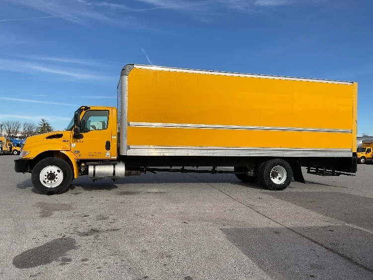 2021 International MV - image 4