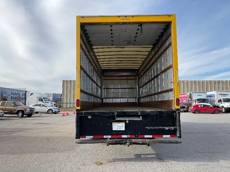 2021 International MV - image 8