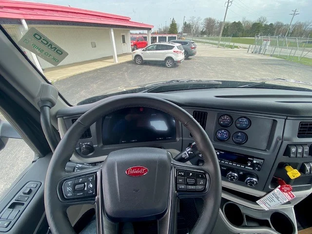 2027 Peterbilt 579 in Lima, OH — photo 15