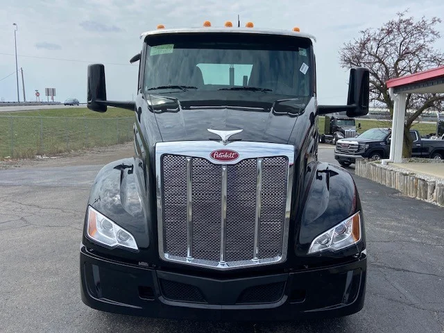 2027 Peterbilt 579 in Lima, OH — photo 3