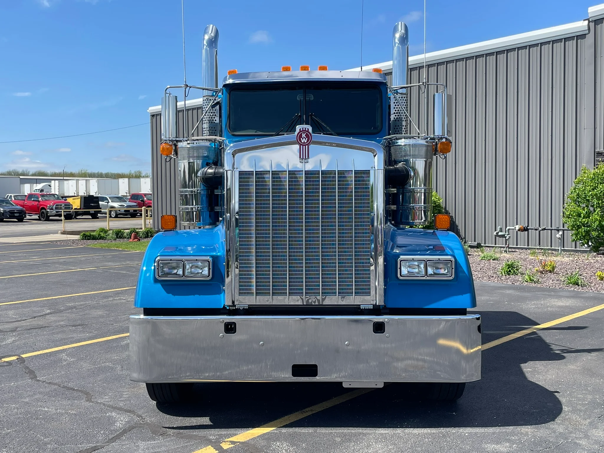 2027 Kenworth W900 in Normal, IL — photo 2