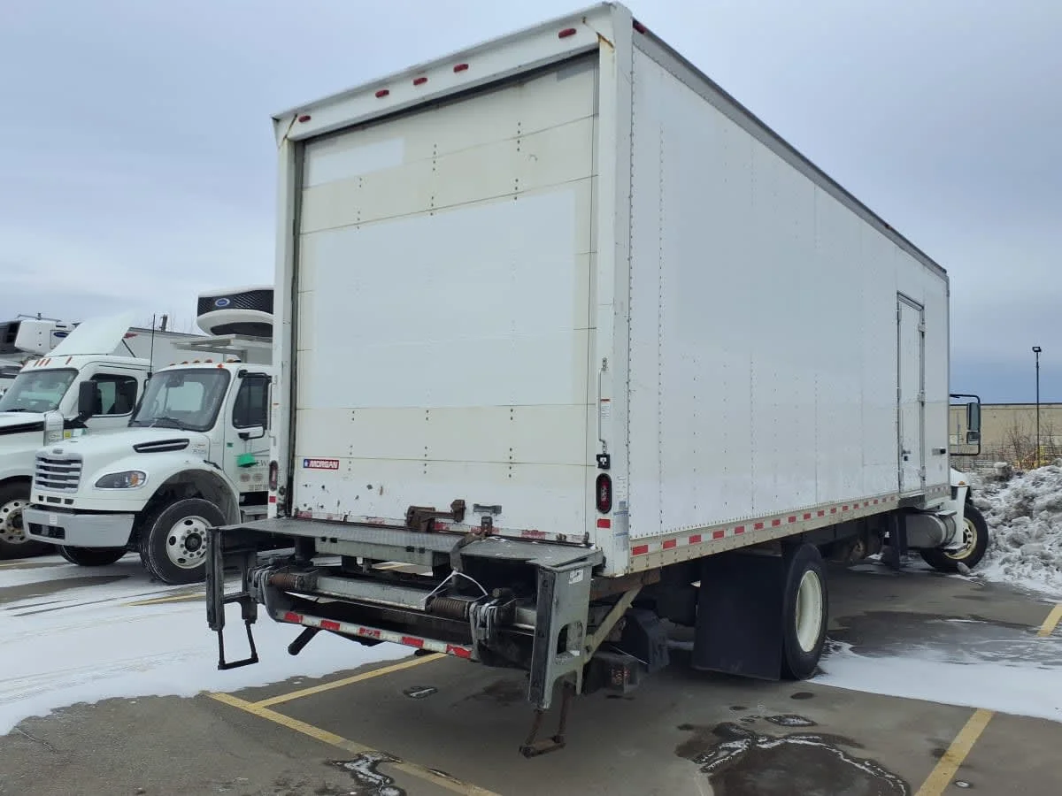 2019 International 4300 - image 4