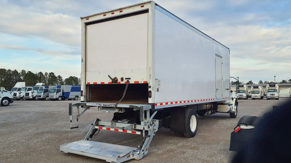 2019 International MV - image 4