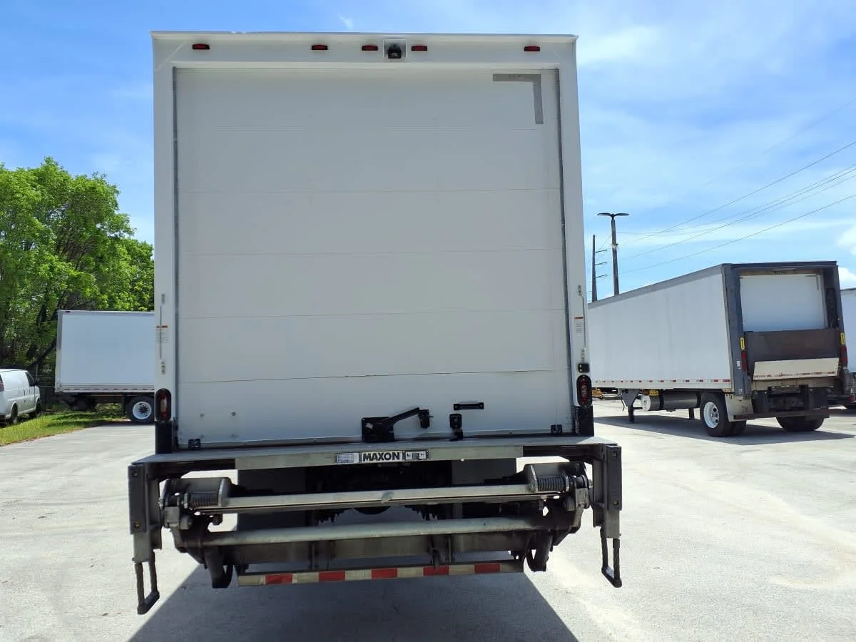 2019 Freightliner M2 106 in Davie, FL — photo 5