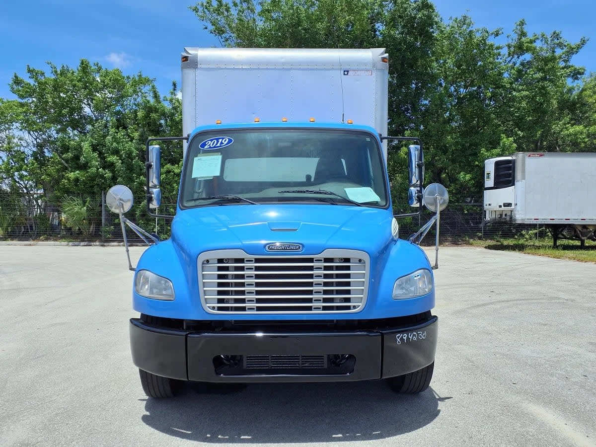 2019 Freightliner M2 106 in Davie, FL — photo 2