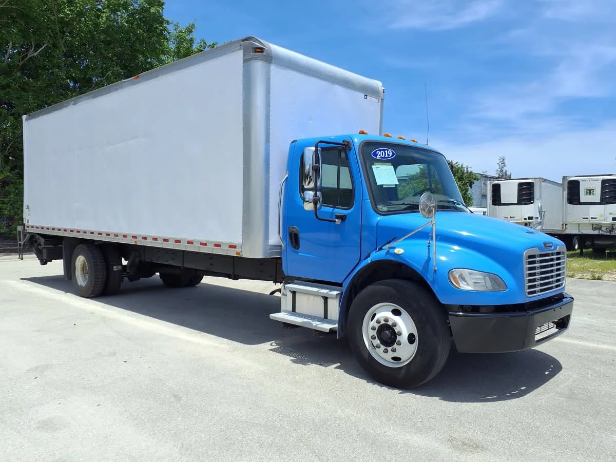 2019 Freightliner M2 106 in Davie, FL — photo 3