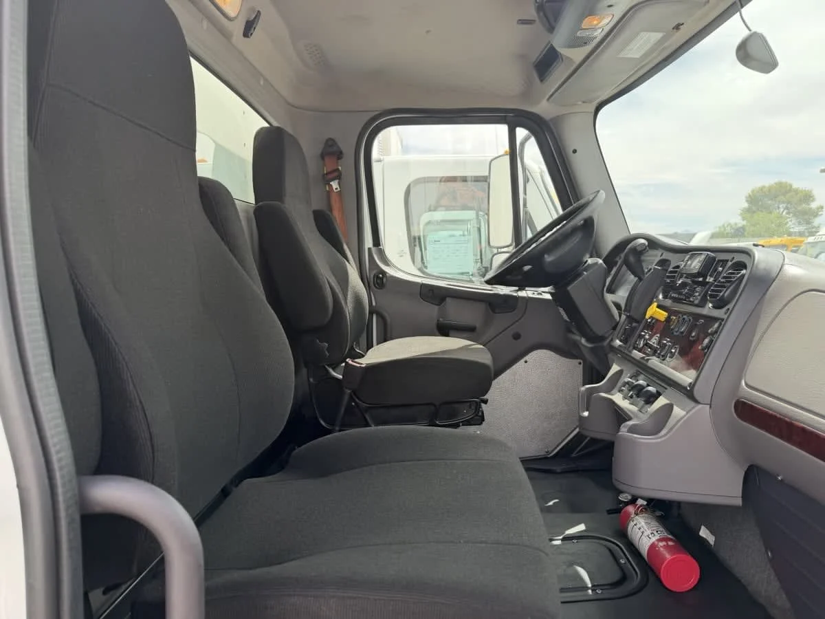 2021 Freightliner M2 106 - image 14