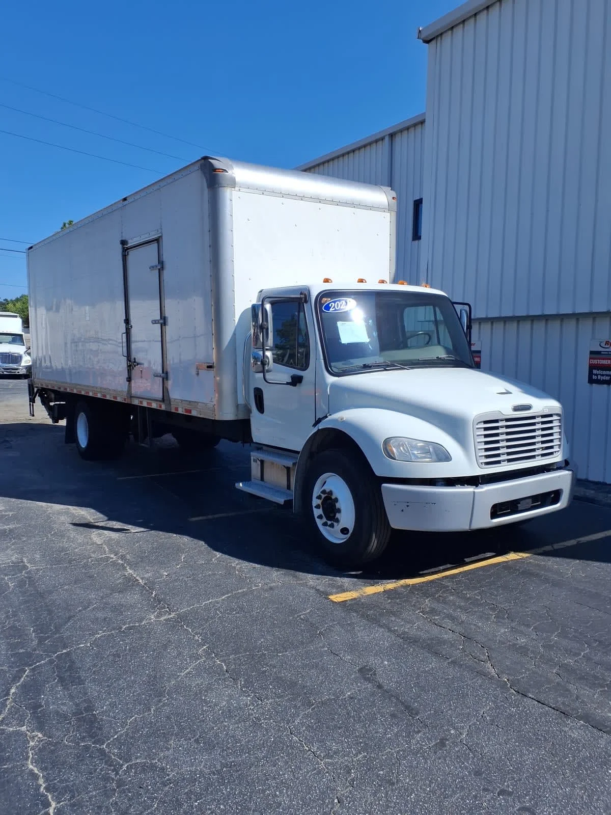 2021 Freightliner M2 106 in Doraville, GA — photo 3