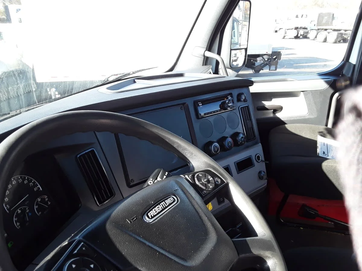 2020 Freightliner Cascadia in Charlotte, NC — photo 7