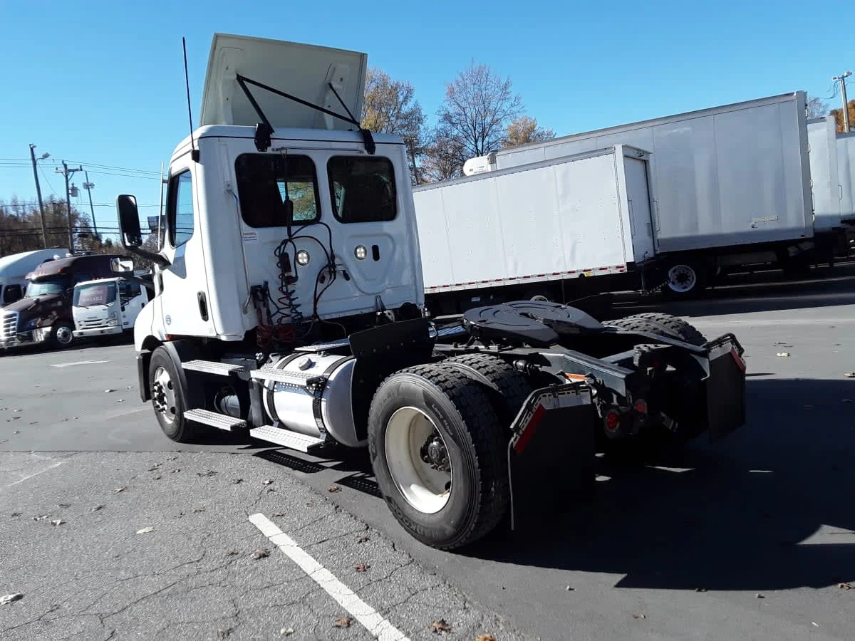 2020 Freightliner Cascadia in Charlotte, NC — photo 10