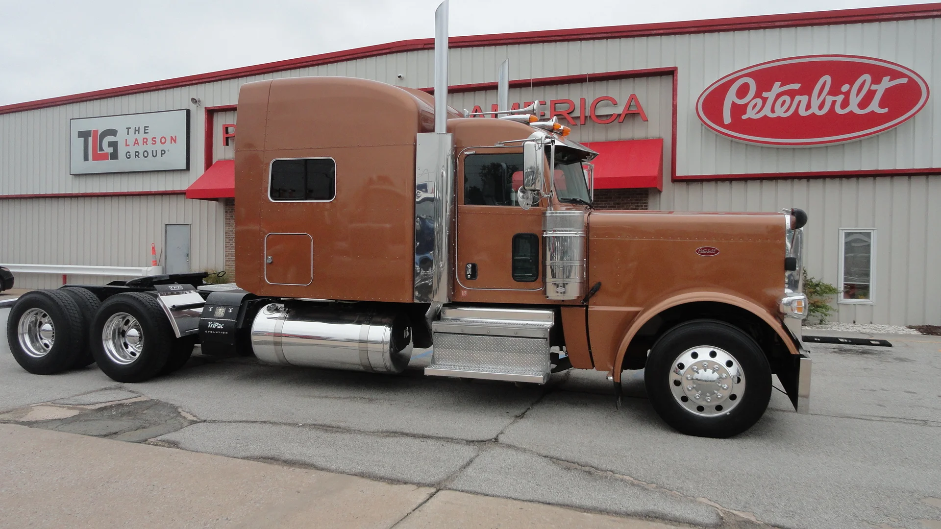 2018 Peterbilt 389 in Sikeston, MO — photo 2