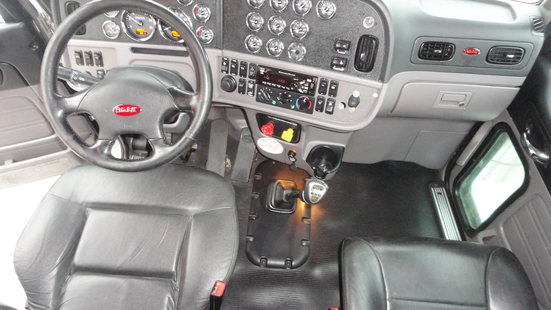 2018 Peterbilt 389 in Sikeston, MO — photo 6
