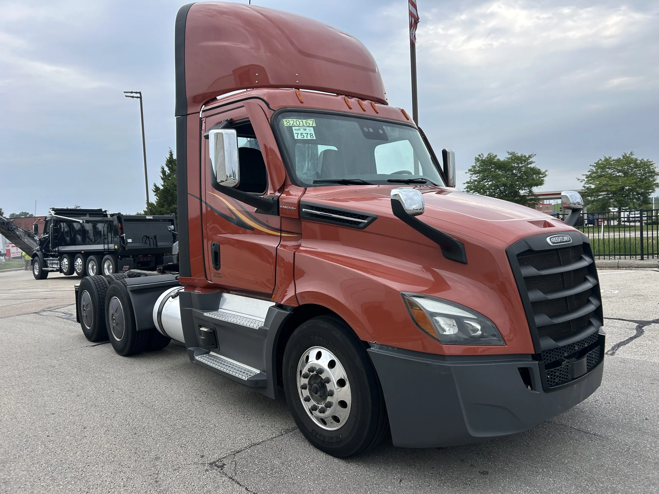 2024 Freightliner Cascadia in Dubuque, IA — photo 3