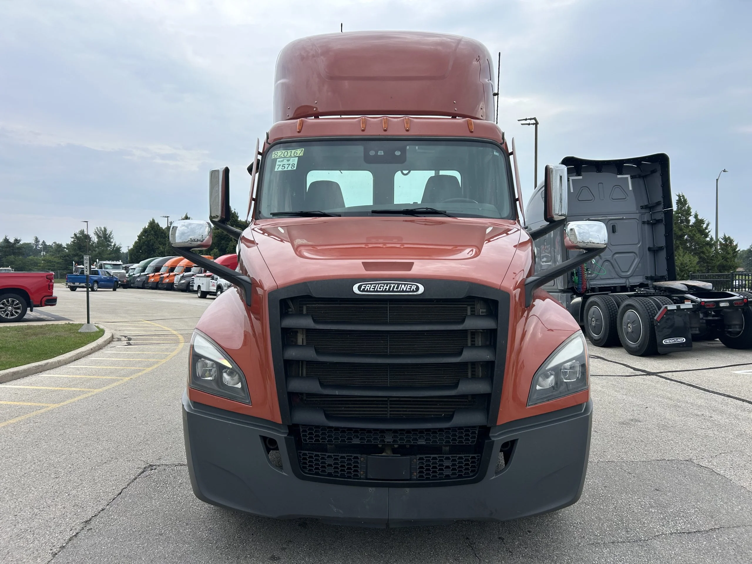 2024 Freightliner Cascadia in Dubuque, IA — photo 2