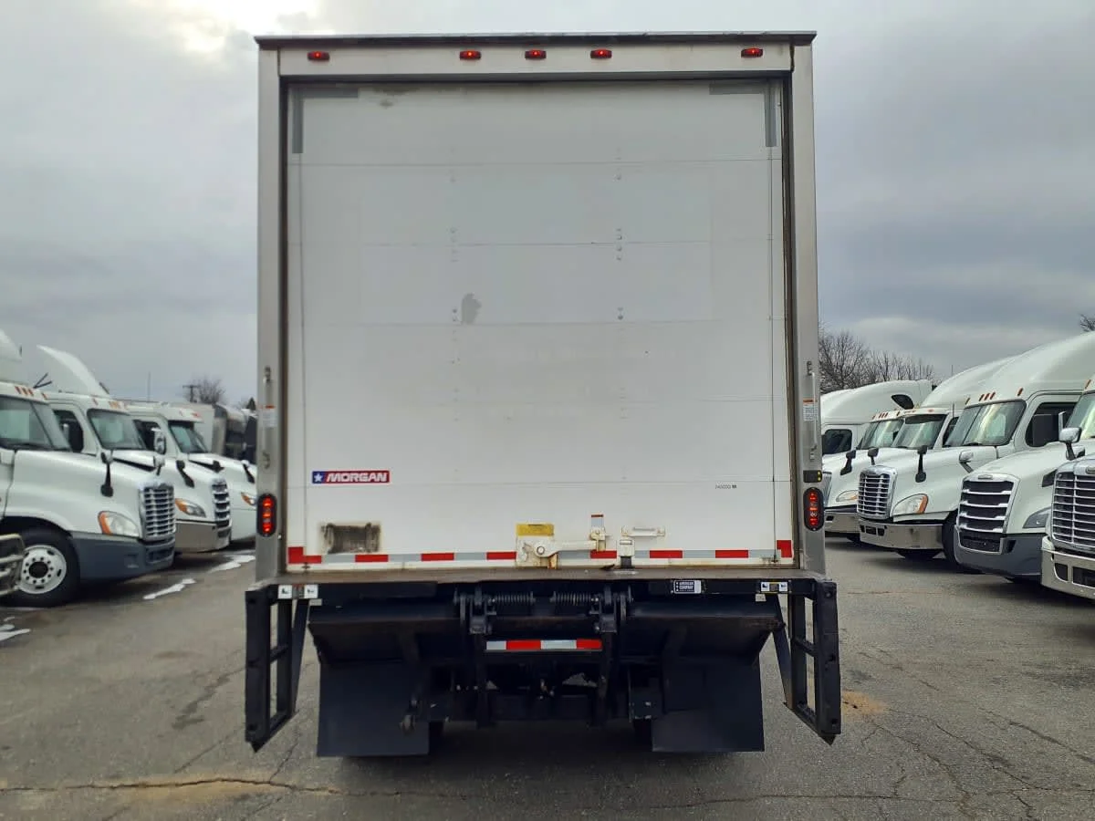 2020 Hino 268 - image 5