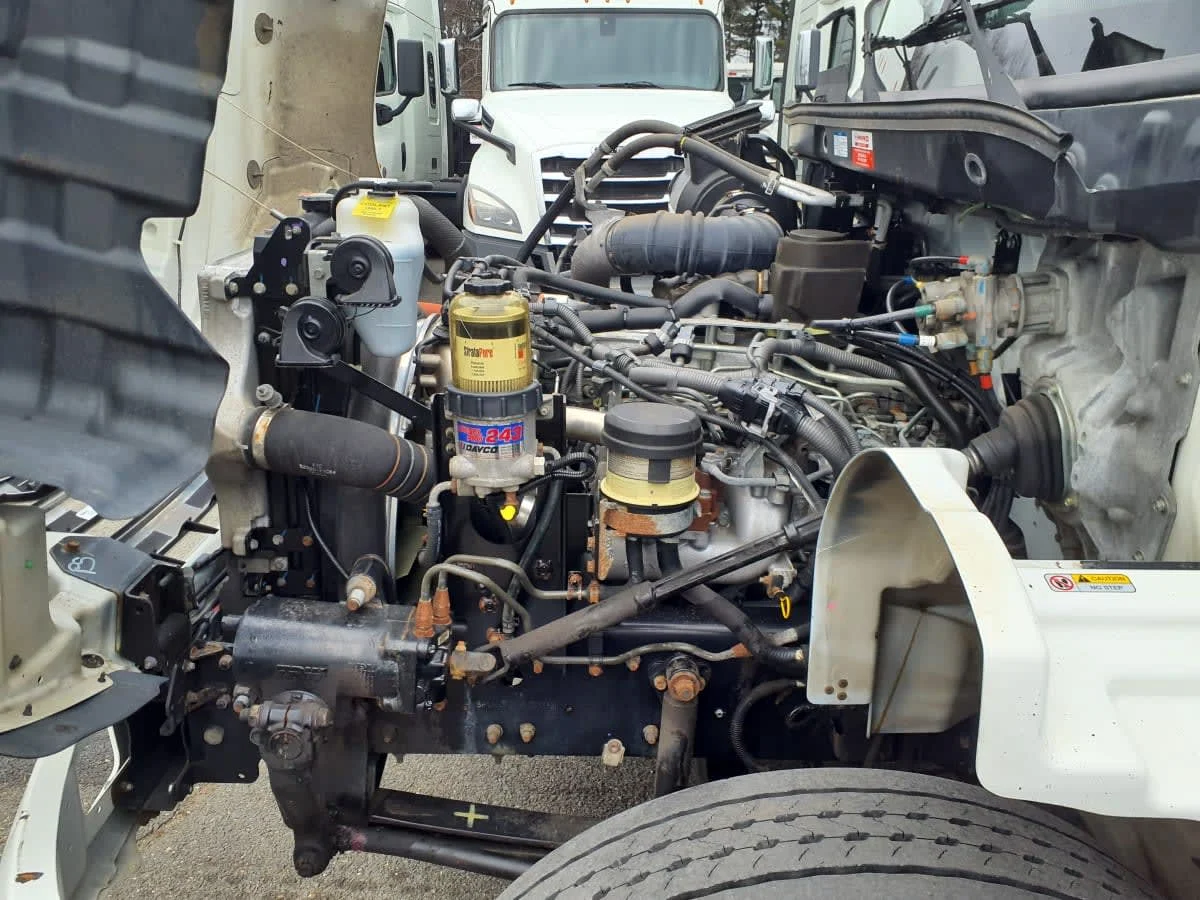 2020 Hino 268 - image 9