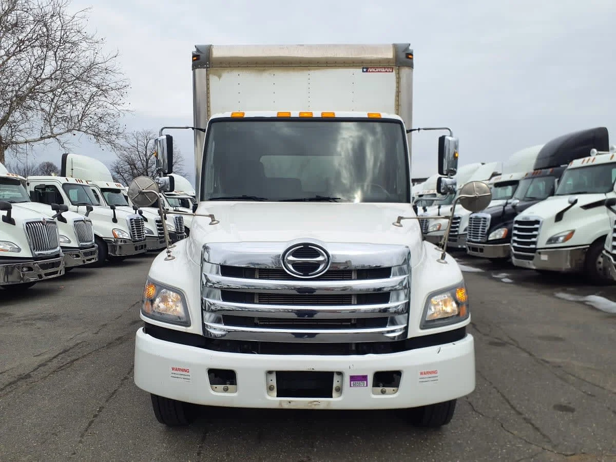 2020 Hino 268 in Springfield, MA — photo 2