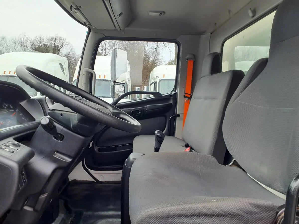 2020 Hino 268 - image 10