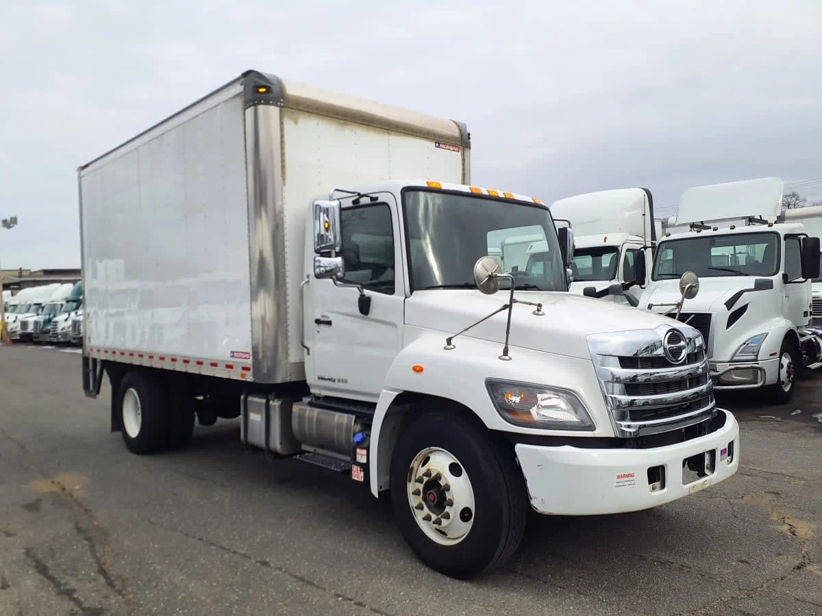 2020 Hino 268 in Springfield, MA — photo 3