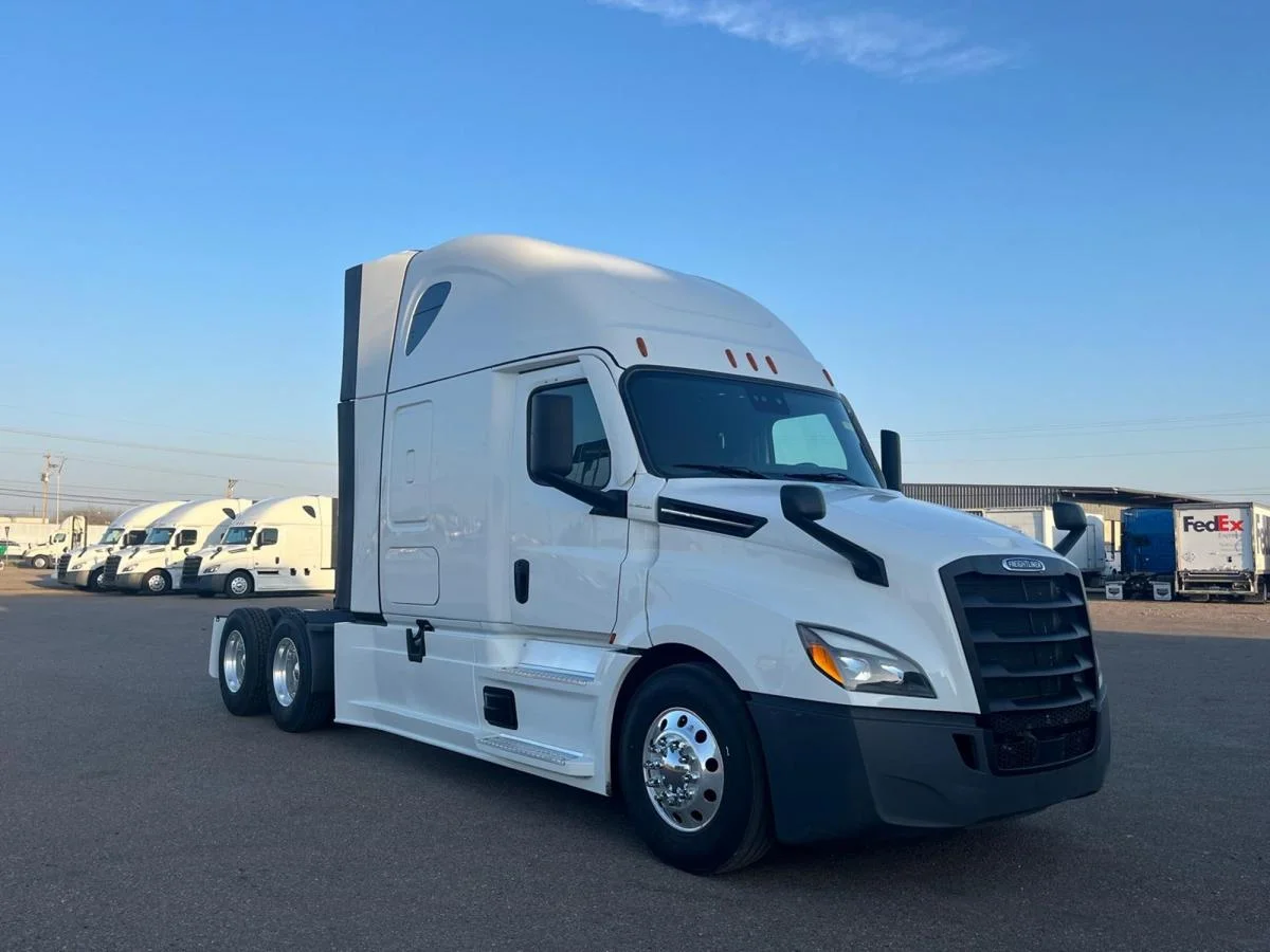 2025 Freightliner Cascadia