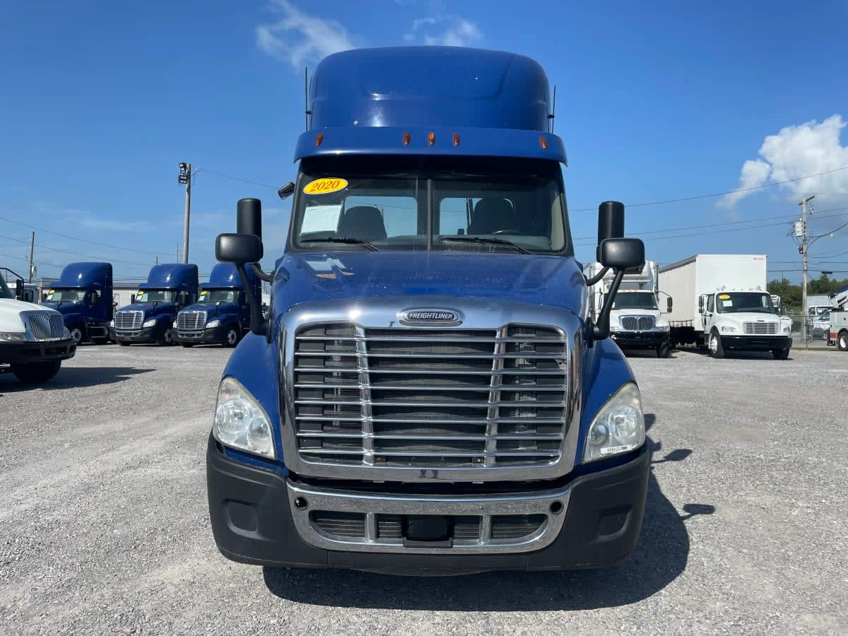 2020 Freightliner Cascadia in St. Rose, LA — photo 2