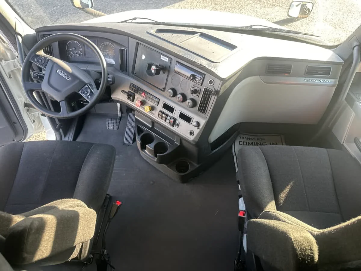 2019 Freightliner Cascadia in Phoenix, AZ — photo 7