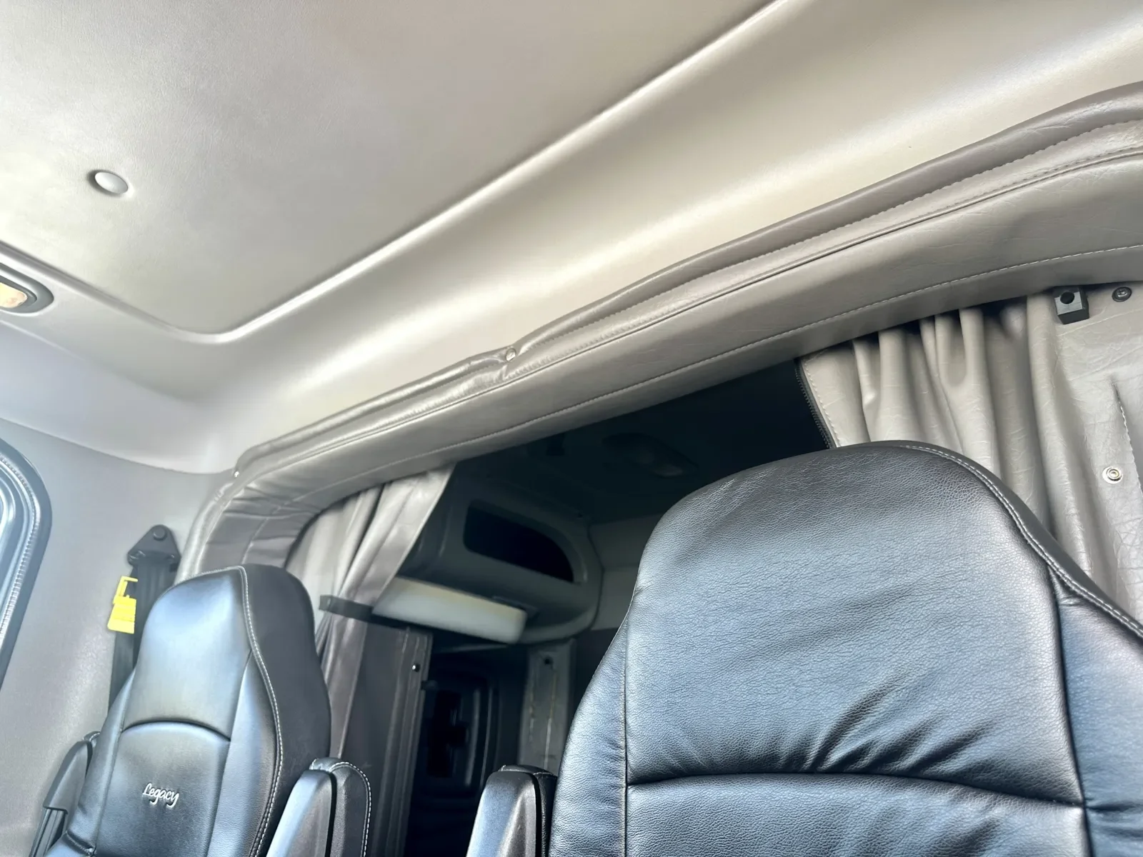 2019 Peterbilt 389 - image 19