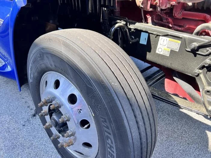 2022 Peterbilt 579 - image 9