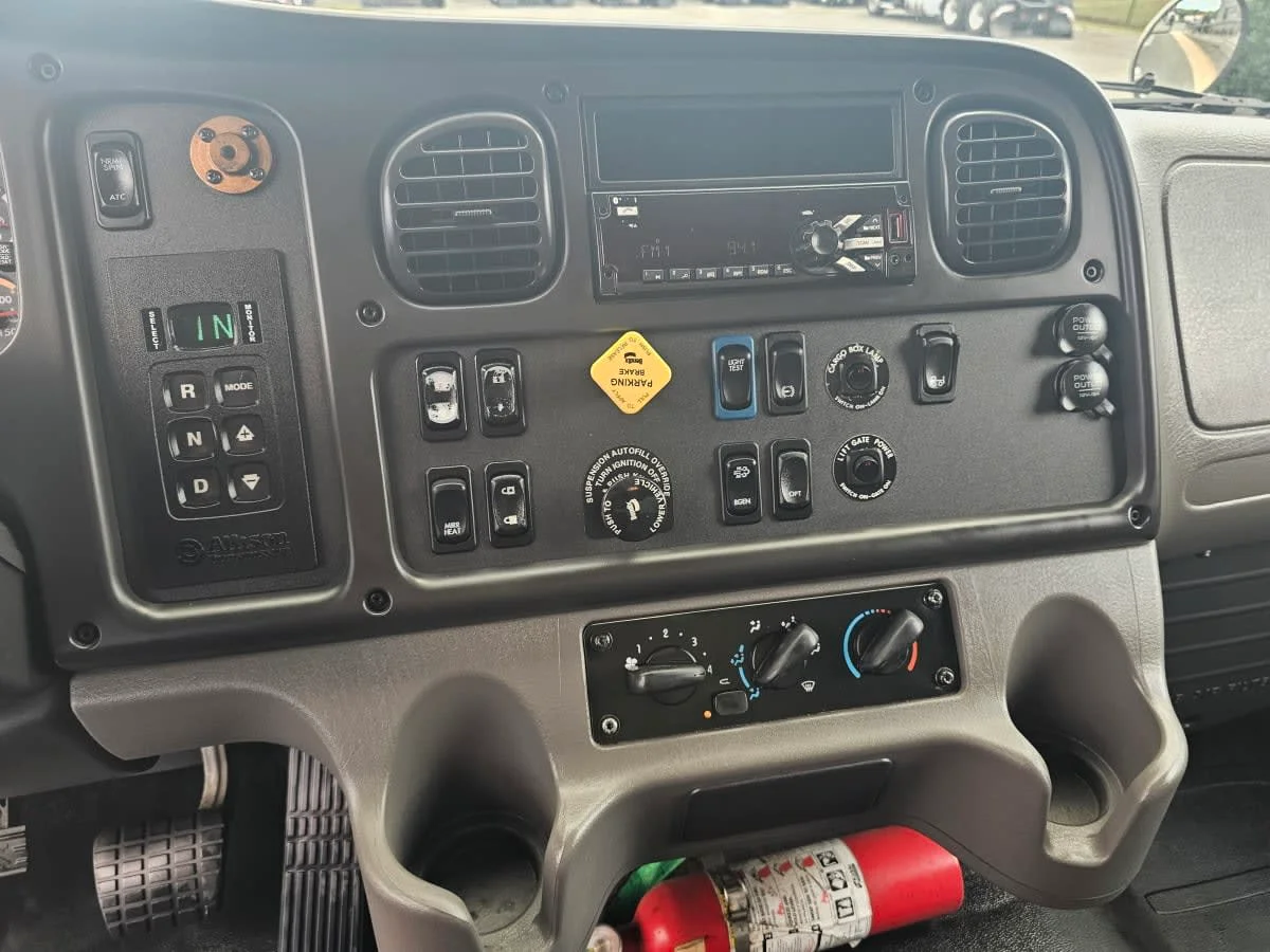 2021 Freightliner M2 106 - image 14