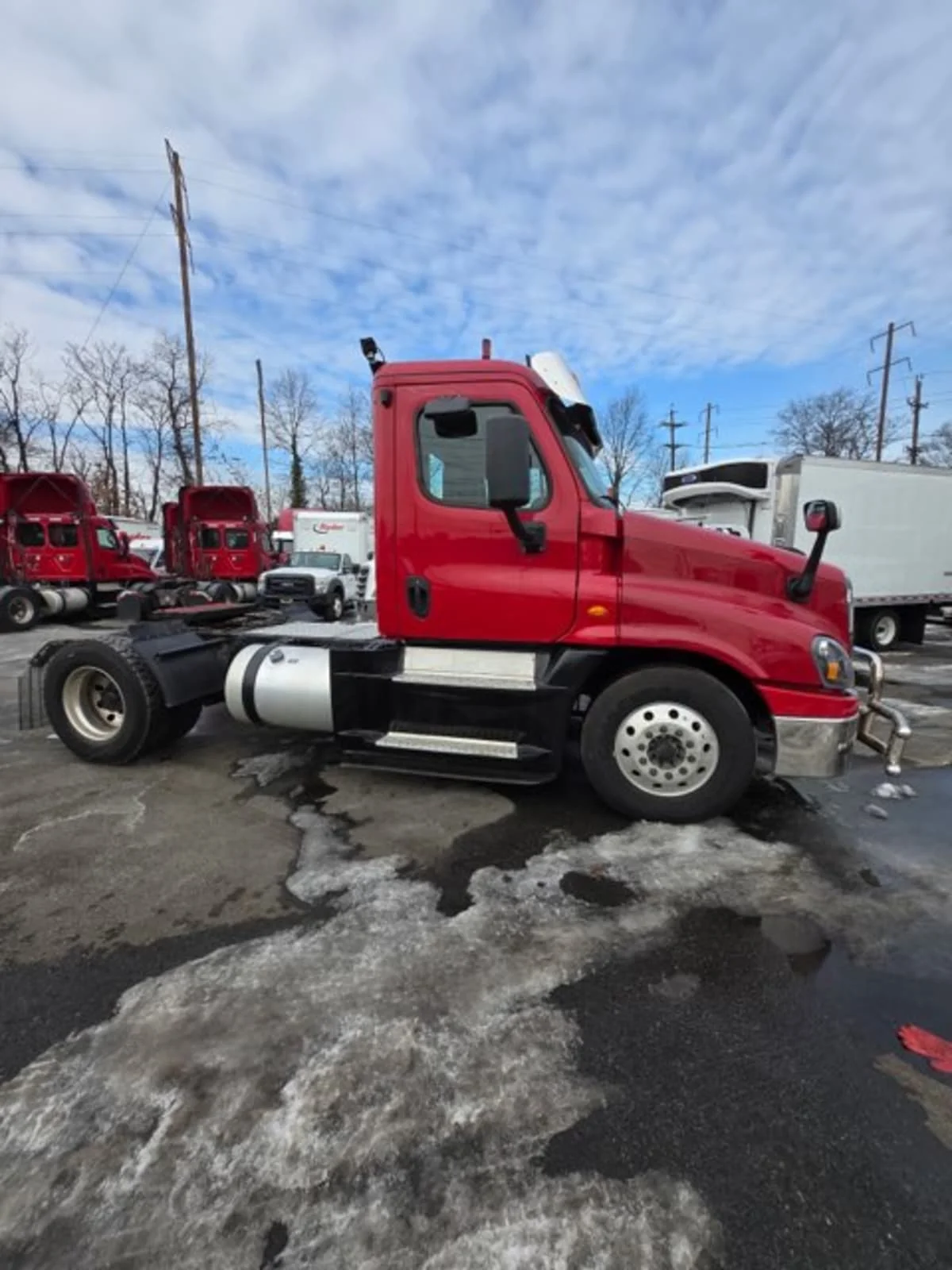 2019 Freightliner Cascadia in Newark, NJ — photo 3