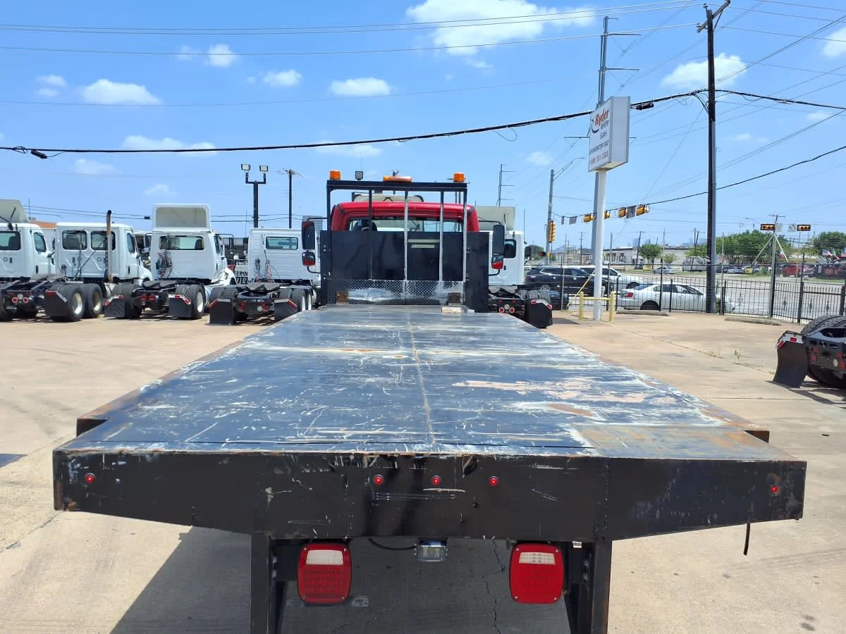 2018 Freightliner M2 106 in Dallas, TX — photo 8