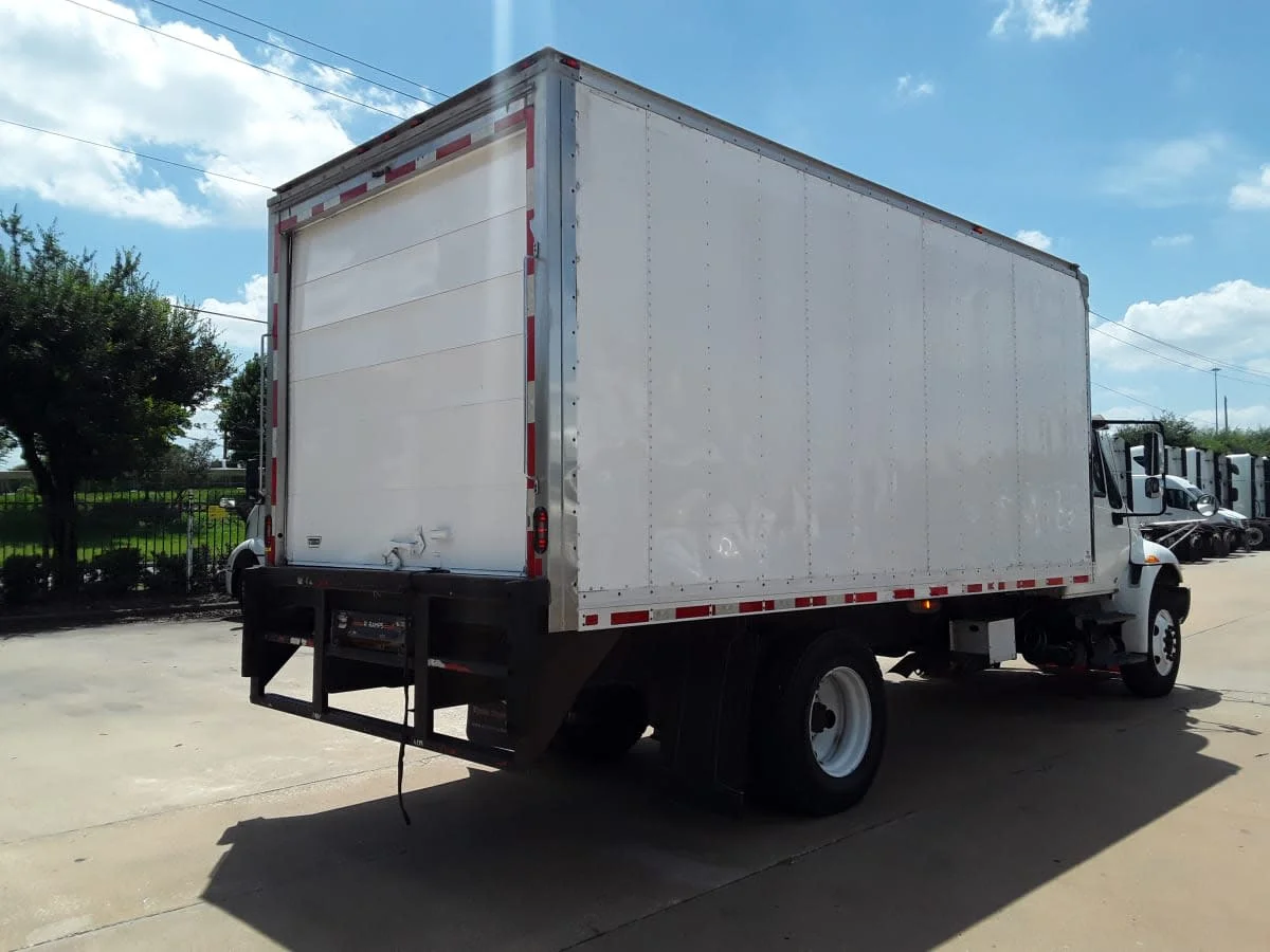 2019 International 4300 in Houston, TX — photo 4