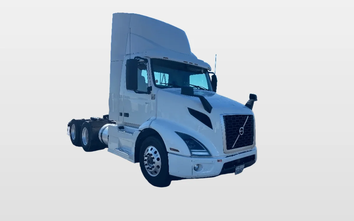 2021 Volvo VNR 640 - image 1