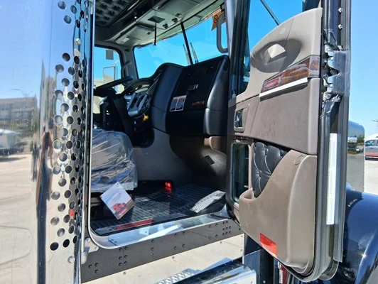 2027 Kenworth W900 in El Paso, TX — photo 20