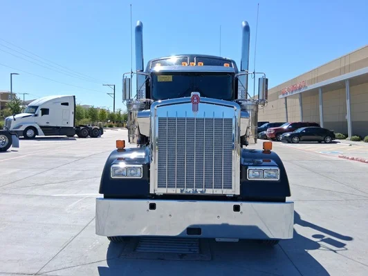2027 Kenworth W900 in El Paso, TX — photo 7