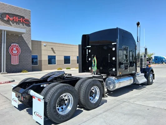 2027 Kenworth W900 in El Paso, TX — photo 9