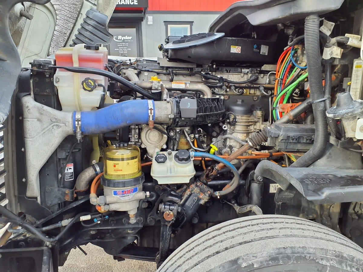 2020 Freightliner Cascadia in Clarksville, IN — photo 8
