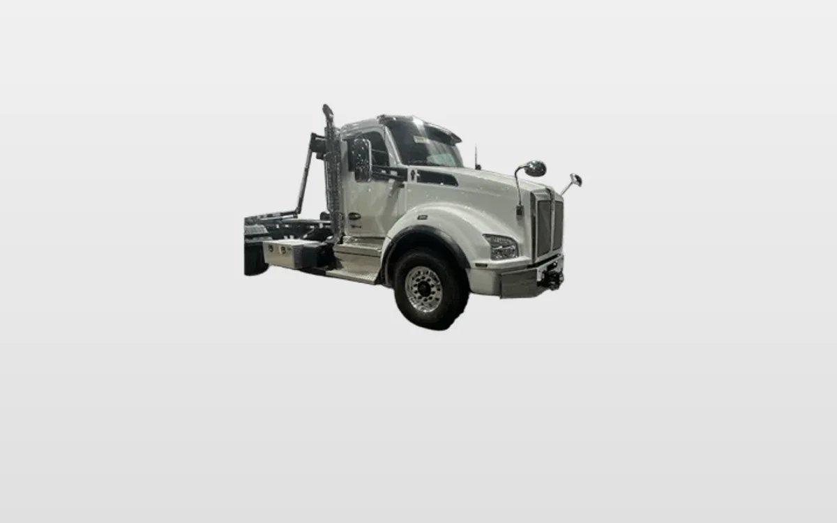 2026 Kenworth T880 - image 1
