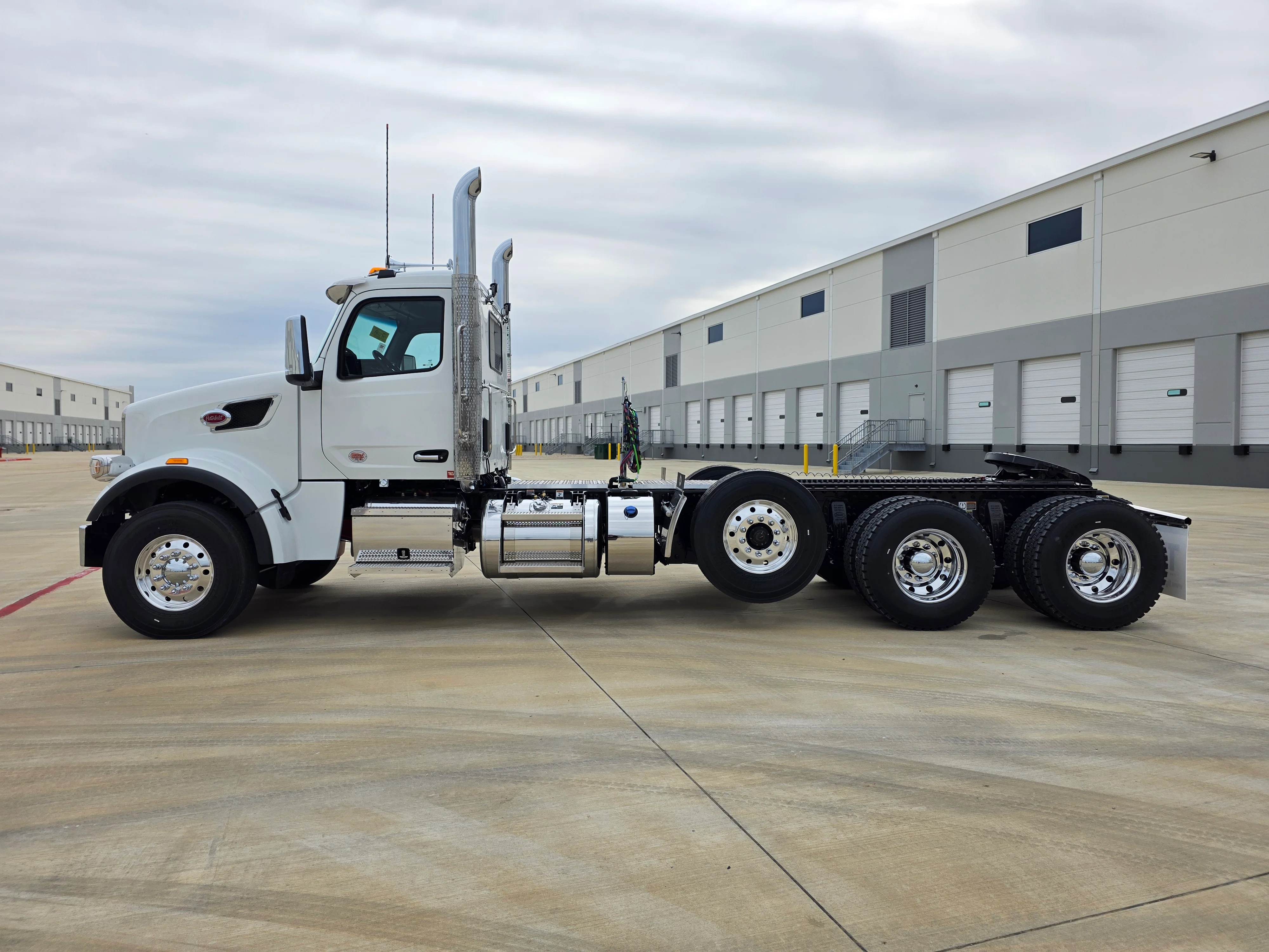 2027 Peterbilt 567 in Tallahassee, FL — photo 2