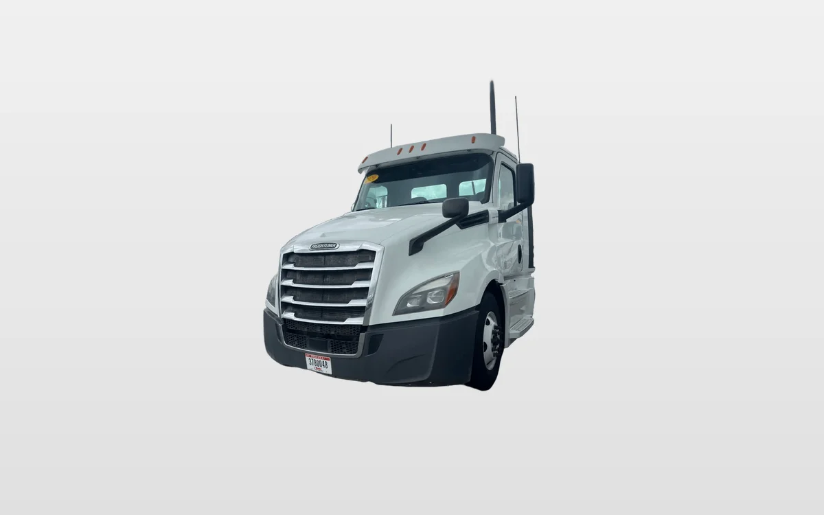 2020 Freightliner Cascadia - image 1
