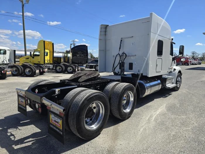 2022 Peterbilt 579 - image 6