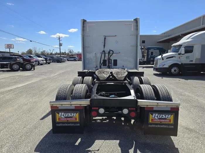 2022 Peterbilt 579 - image 5