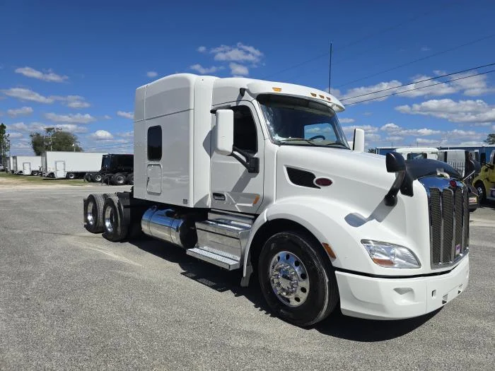 2022 Peterbilt 579 - image 8