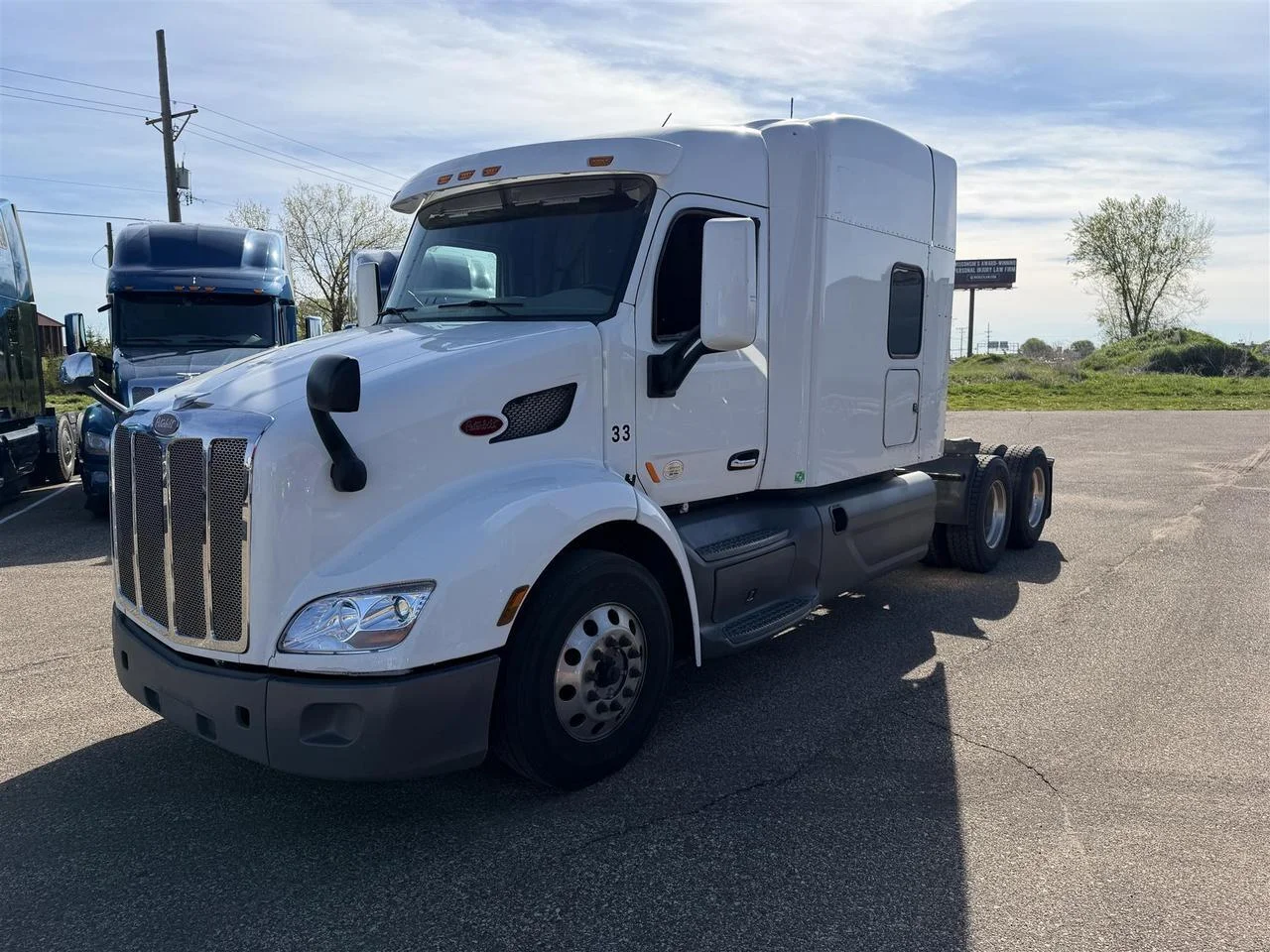 2019 Peterbilt 579 in Fargo, ND — photo 12
