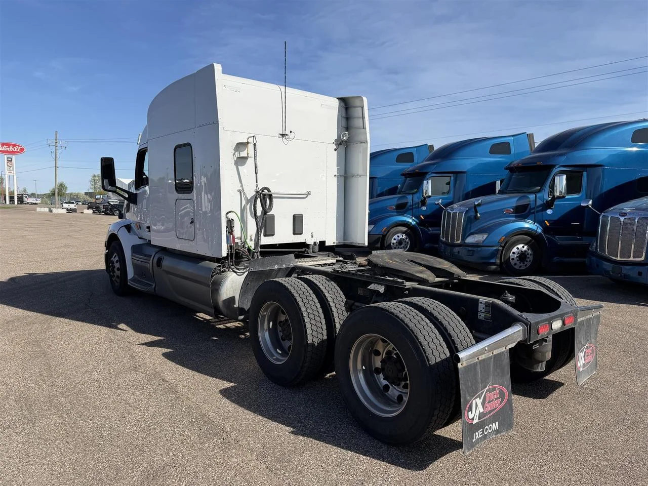 2019 Peterbilt 579 in Fargo, ND — photo 2