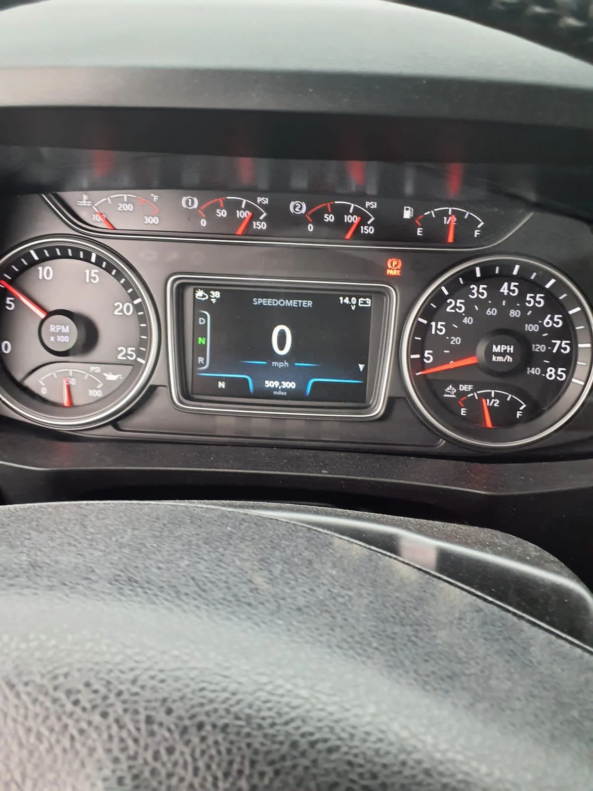 2020 International LT - image 10