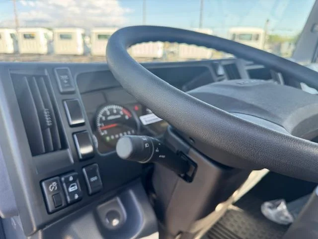 2026 Isuzu NRR — photo 12