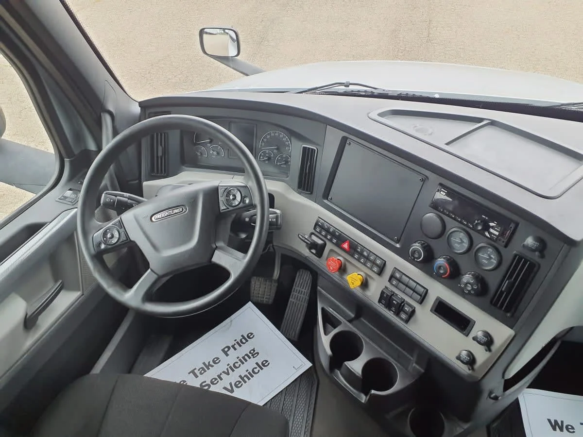 2020 Freightliner Cascadia in Wayland, MI — photo 7