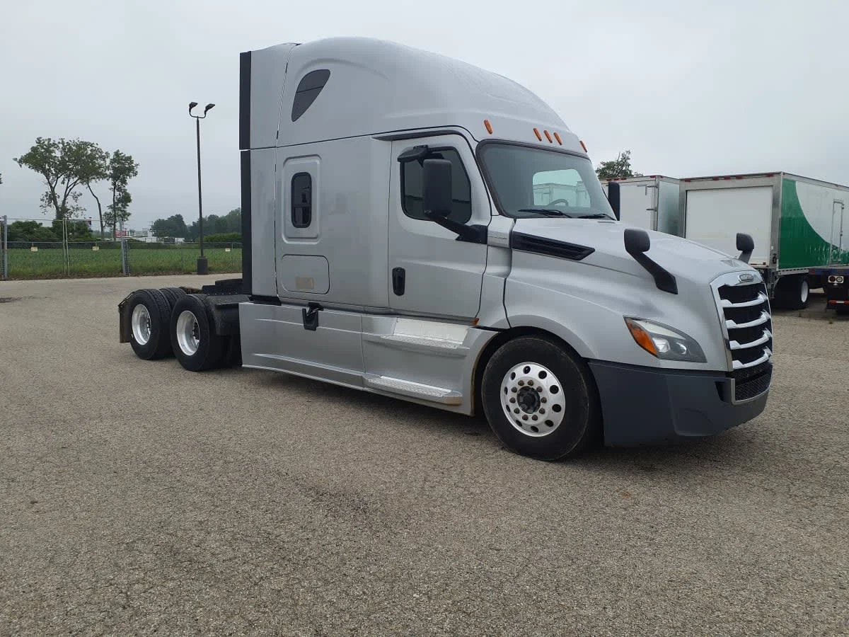 2020 Freightliner Cascadia in Wayland, MI — photo 3
