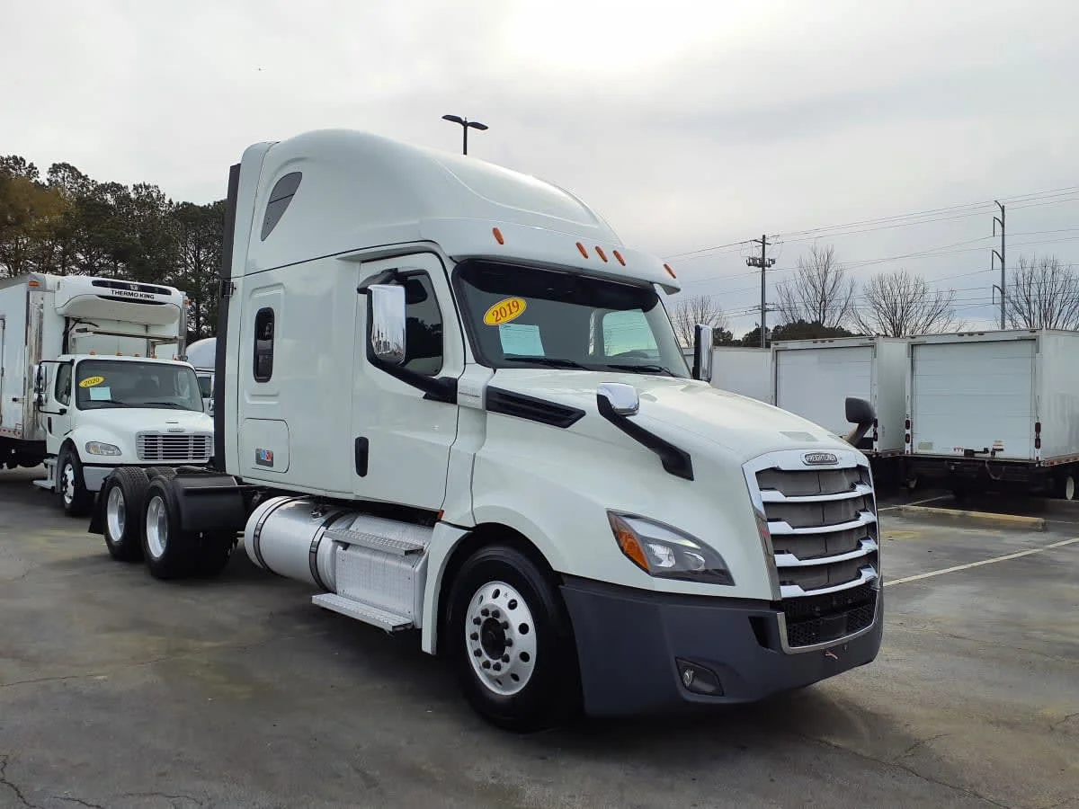 2019 Freightliner Cascadia in Atlanta, GA — photo 3
